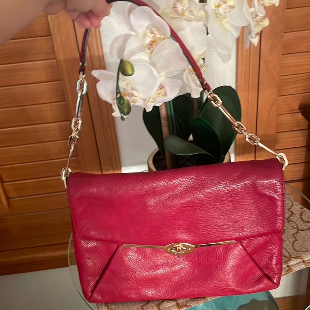 Coach beautiful shoulder gold chain bag 😍🥰